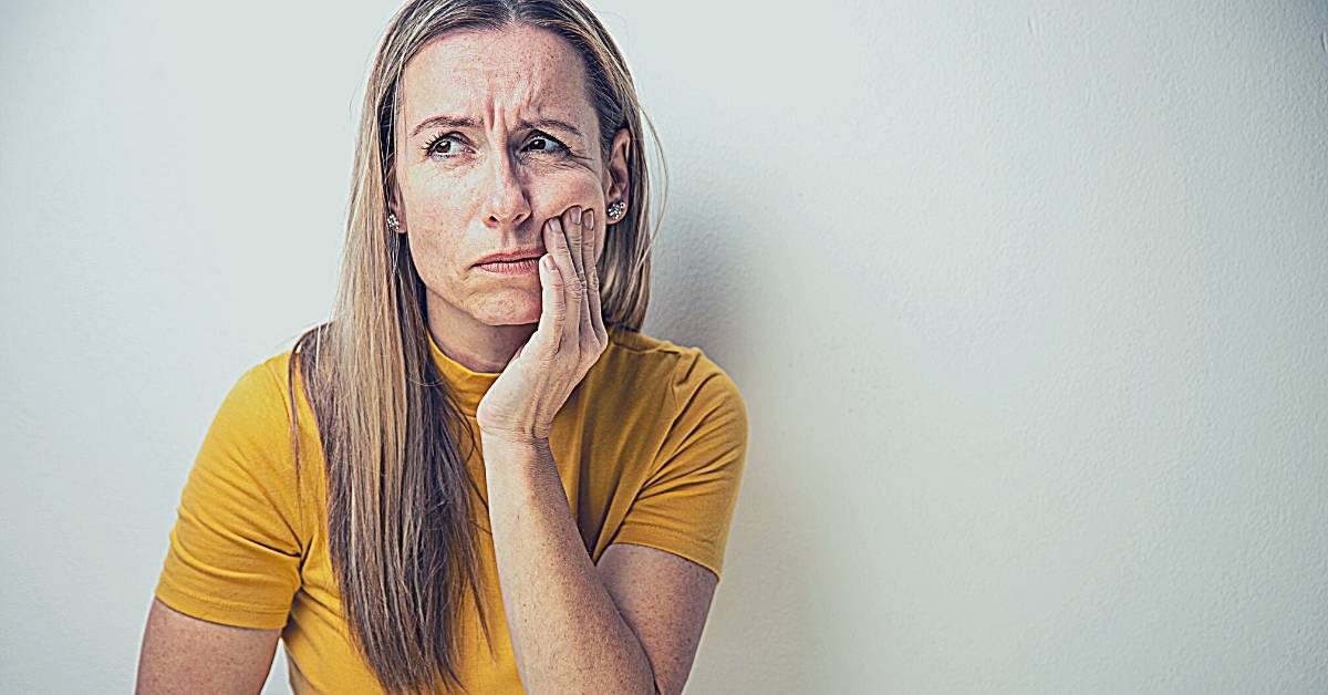 How Long Does Braces Pain Last? 10 Ways To Releive Pain!