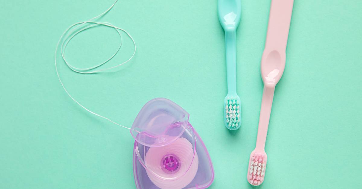 4 Ways How To Safely Remove Food Stuck In Wisdom Tooth Hole!